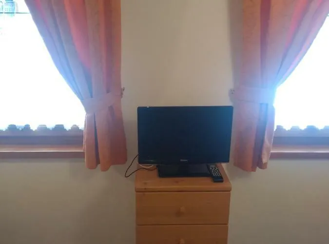 לינה וארוחת בוקר Cianbolpin 3*